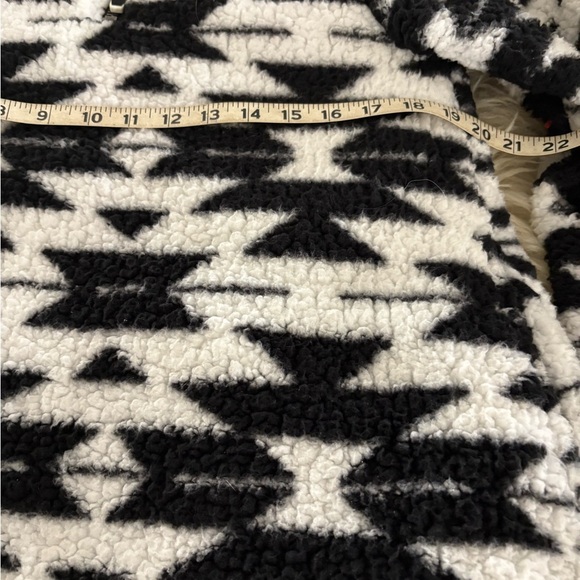 Roper Aztec 1/4 Zip Black and White Polar Fleece Pullover Oversized Jacket - Picture 3 of 5
